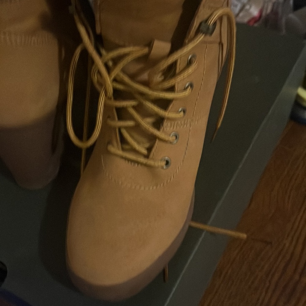 Boots - Picture 3 of 3